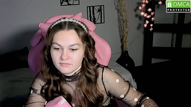 LoLi Liiaaa online show from November 2025 10:41:01 AM