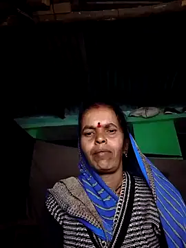 Snapshot of Hot_juli73 chatting on December 2025 03:47:01 PM Hot juli73 online show from December 2025 03:47:01 PM