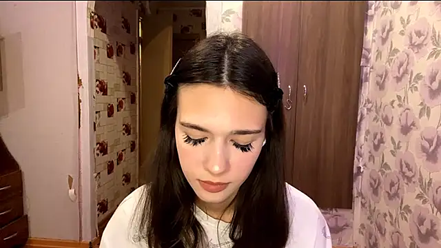 Snapshot of EunHendericks chatting on November 2025 01:26:02 PM EunHendericks online show from November 2025 01:26:02 PM