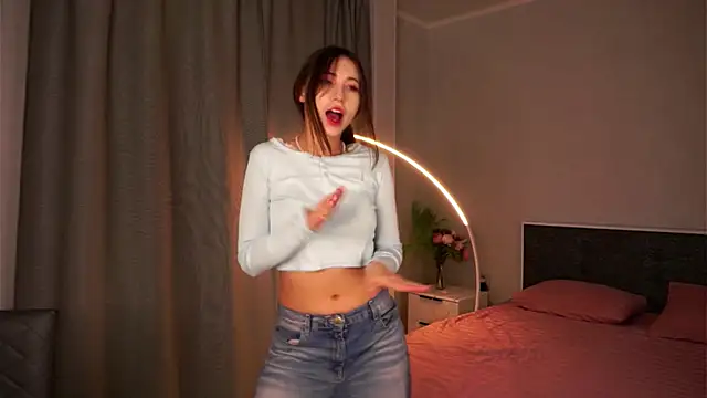 NanceeWestaway online show from November 2025 03:45:01 PM