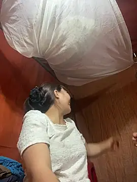 Snapshot of xu-ka chatting on April 2026 05:35:01 AM xu-ka online show from April 2026 05:35:01 AM