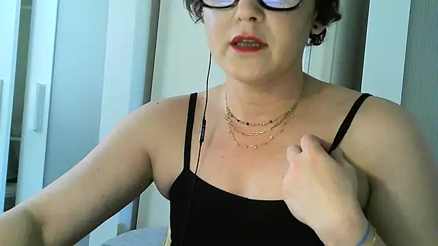 zaidapink1990 online show from April 2026 04:46:02 PM