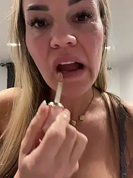 Cutebrowneyes  online show from April 2026 09:05:01 PM
