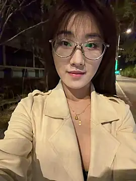 GG-BONG1 online show from May 2026 03:15:01 PM