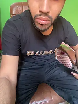 Snapshot of hotyyyyjonny chatting on May 2026 04:07:02 AM hotyyyyjonny online show from May 2026 04:07:02 AM