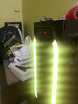 hotyyyyjonny online show from April 2026 04:11:02 PM