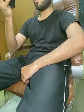 hotyyyyjonny online show from April 2026 02:37:02 AM