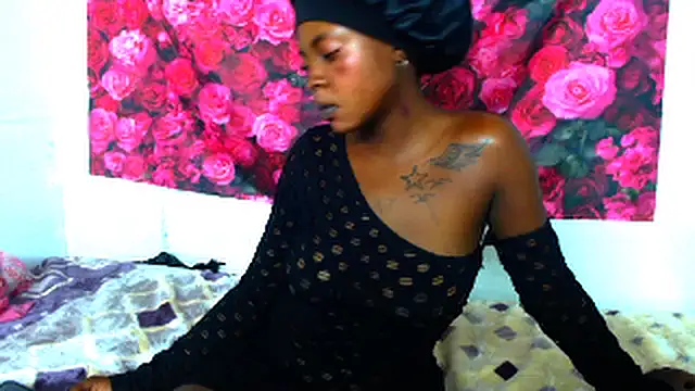 Sweeteboneycherry online show from March 2026 07:41:01 PM