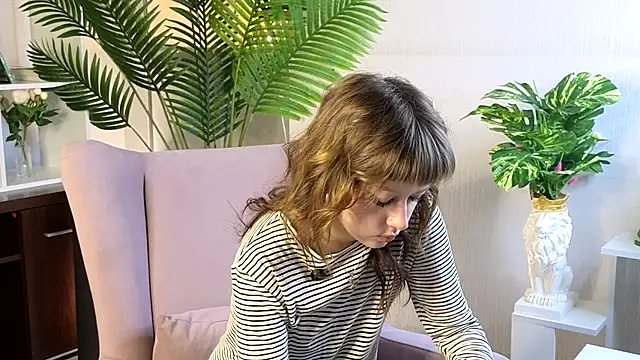 Snapshot of CarenChappan chatting on November 2025 03:05:02 PM CarenChappan online show from November 2025 03:05:02 PM