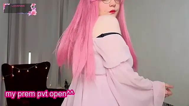 RacieBroom online show from December 2025 09:42:01 PM