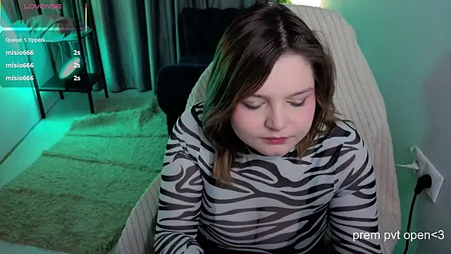 RacieBroom online show from January 2026 10:13:01 PM