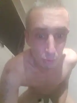 Snapshot of MaikBuoy chatting on December 2025 01:54:02 AM MaikBuoy online show from December 2025 01:54:02 AM