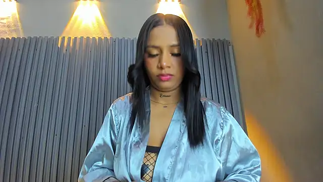 XIMENA SWAND online show from November 2025 01:15:01 PM