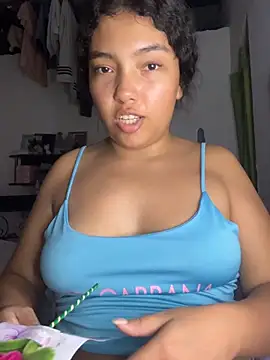 PetiteKattia online show from March 2026 04:07:02 AM