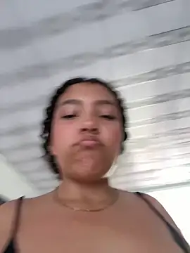 PetiteKattia online show from February 2026 08:18:01 PM