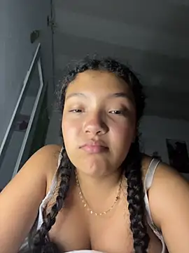 PetiteKattia online show from February 2026 04:42:02 AM