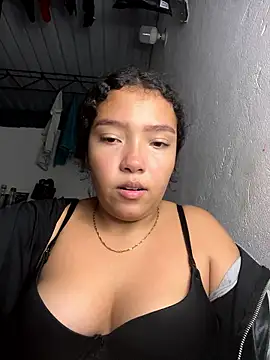 PetiteKattia online show from January 2026 05:11:02 AM