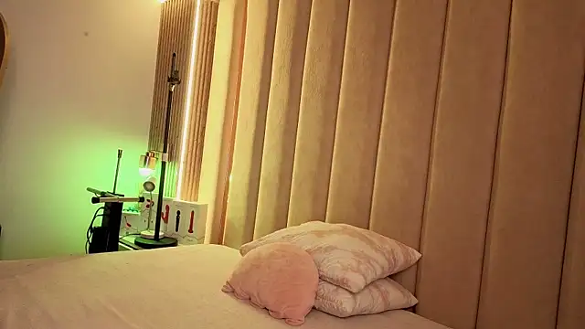 Iamnyxy online show from April 2026 11:33:02 AM