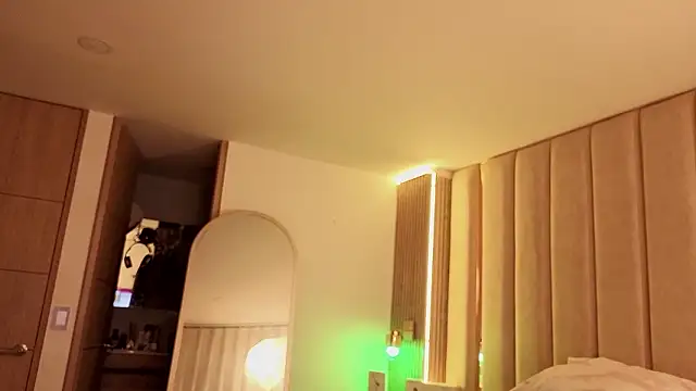 Iamnyxy online show from March 2026 11:04:02 AM