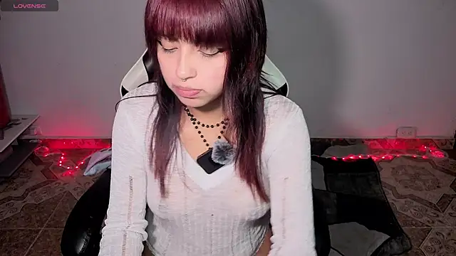 Snapshot of Melody_Ghot chatting on December 2025 02:11:01 PM Melody Ghot online show from December 2025 02:11:01 PM