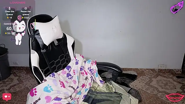 Snapshot of Melody_Ghot chatting on January 2026 01:36:01 PM Melody Ghot online show from January 2026 01:36:01 PM