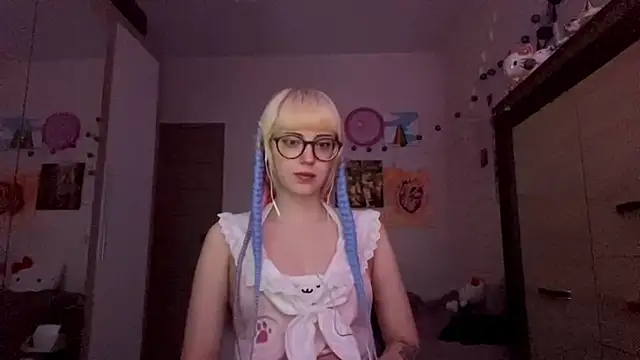 Snapshot of EffacedScan chatting on December 2025 01:54:02 PM EffacedScan online show from December 2025 01:54:02 PM