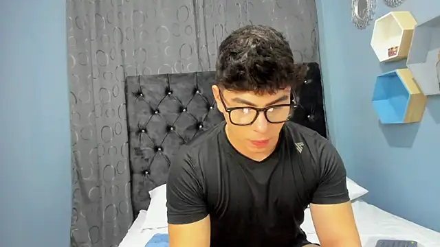 Dereck delaVega online show from November 2025 11:52:01 PM