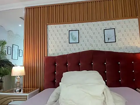 Lucy Vegas online show from April 2026 01:24:01 PM