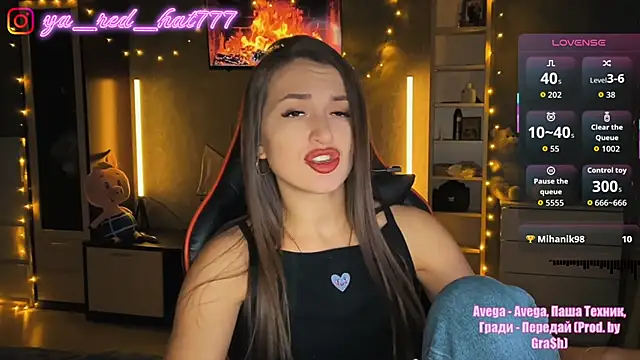 -RED HAT- online show from November 2025 06:12:02 AM