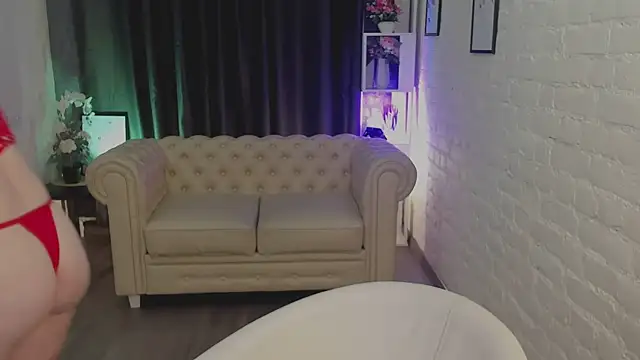 Elizabeth Walson online show from December 2025 09:04:02 PM