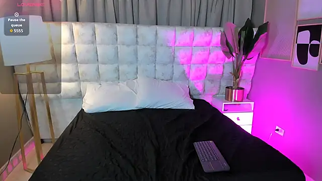 Atenea Velle online show from March 2026 05:25:01 PM