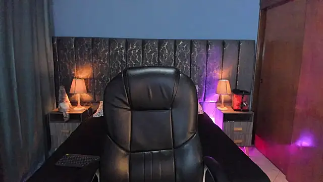 Atenea Velle online show from February 2026 01:11:01 PM