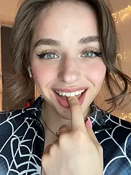 Snapshot of yoyogirlx chatting on February 2026 01:22:01 PM yoyogirlx online show from February 2026 01:22:01 PM