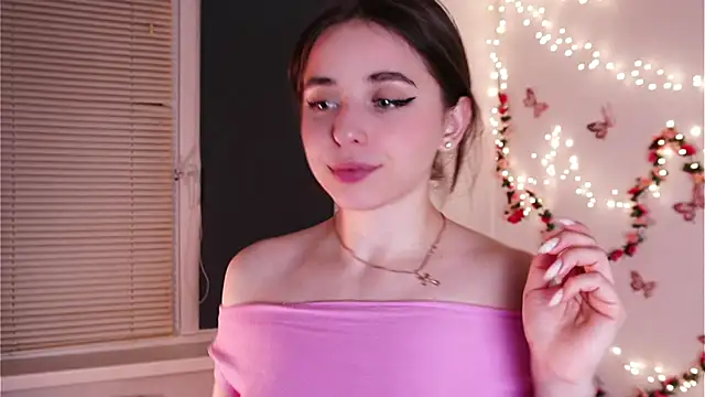 yoyogirlx online show from March 2026 01:23:02 PM