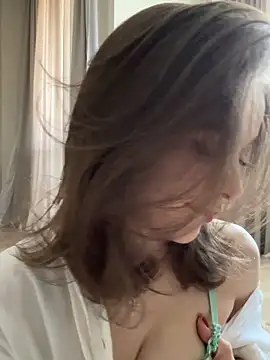 yoyogirlx online show from May 2026 11:50:01 AM