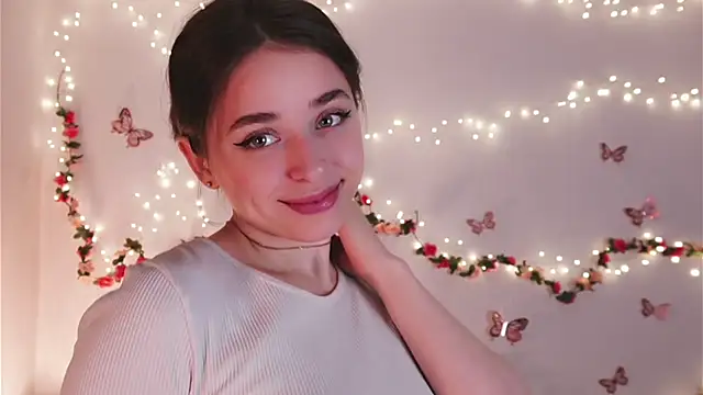 yoyogirlx online show from April 2026 01:48:02 PM