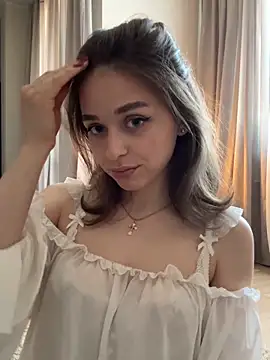 yoyogirlx online show from May 2026 11:19:01 AM