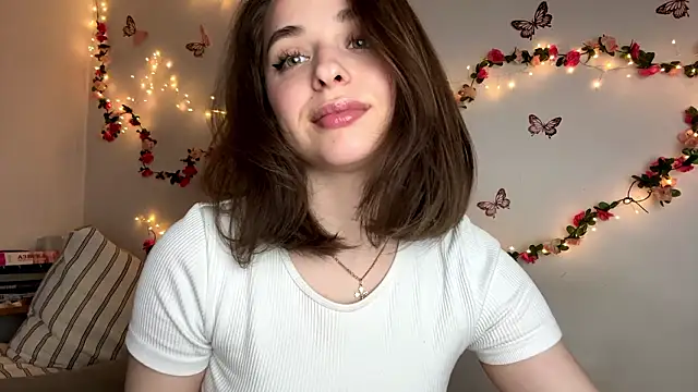 yoyogirlx online show from March 2026 02:45:01 PM