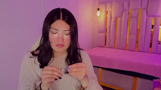 Brandy collinss online show from April 2026 12:10:02 PM