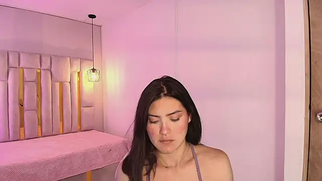 Brandy collinss online show from April 2026 06:33:01 PM