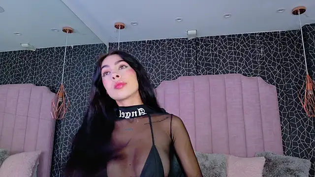 IrisDeLaVega  online show from April 2026 02:13:01 PM