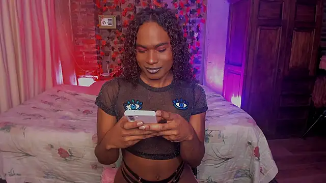 LaGoldenBitch online show from December 2025 01:43:01 AM