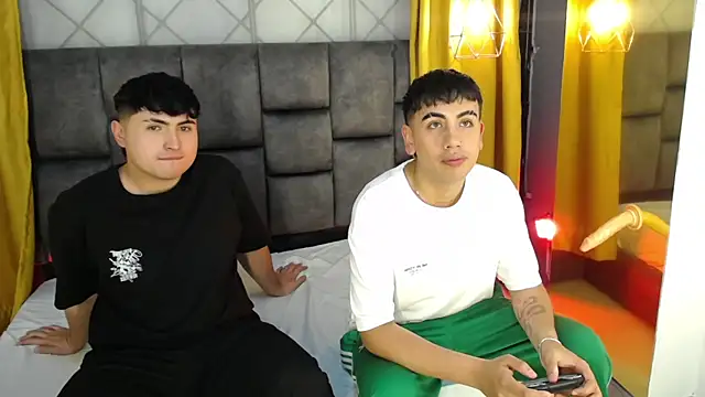 Snapshot of Alex_Beamont chatting on November 2025 08:02:01 PM Alex Beamont online show from November 2025 08:02:01 PM