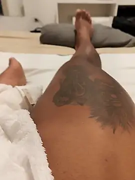 Zepouvinho online show from December 2025 03:40:02 AM