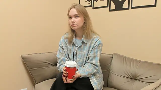 CortneyVacio online show from November 2025 07:45:01 AM