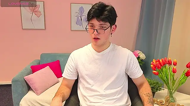 Snapshot of LiamRivers chatting on November 2025 01:59:02 PM LiamRivers online show from November 2025 01:59:02 PM