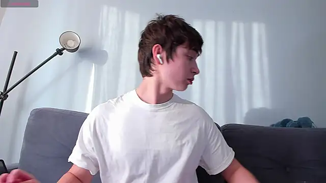 Snapshot of AlanReckless chatting on May 2026 03:10:01 AM AlanReckless online show from May 2026 03:10:01 AM