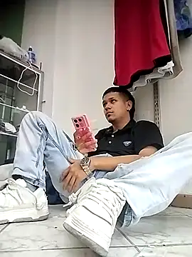 Chris    Col online show from December 2025 04:41:01 PM