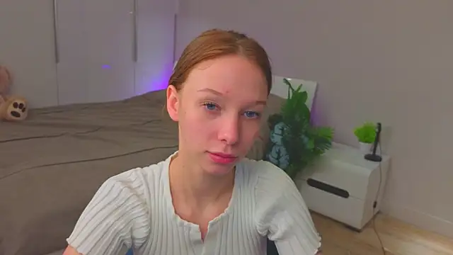 LilyPoetry  online show from November 2025 11:31:02 AM