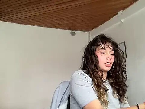 Dreana online show from February 2026 07:24:01 PM